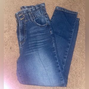 high-waisted skinny jeans!